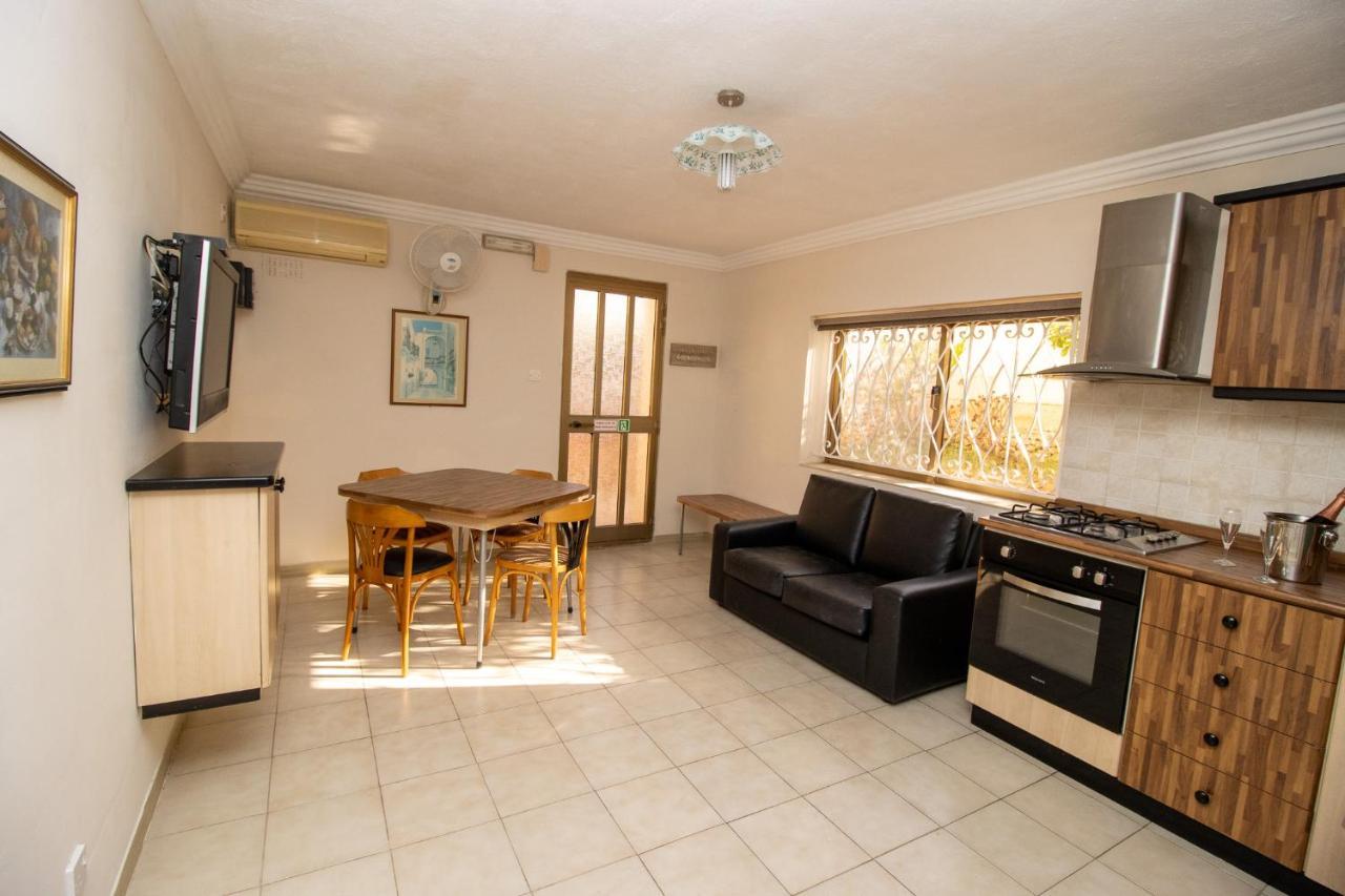 Tranquil Villa Apartments Units Мелліха Екстер'єр фото