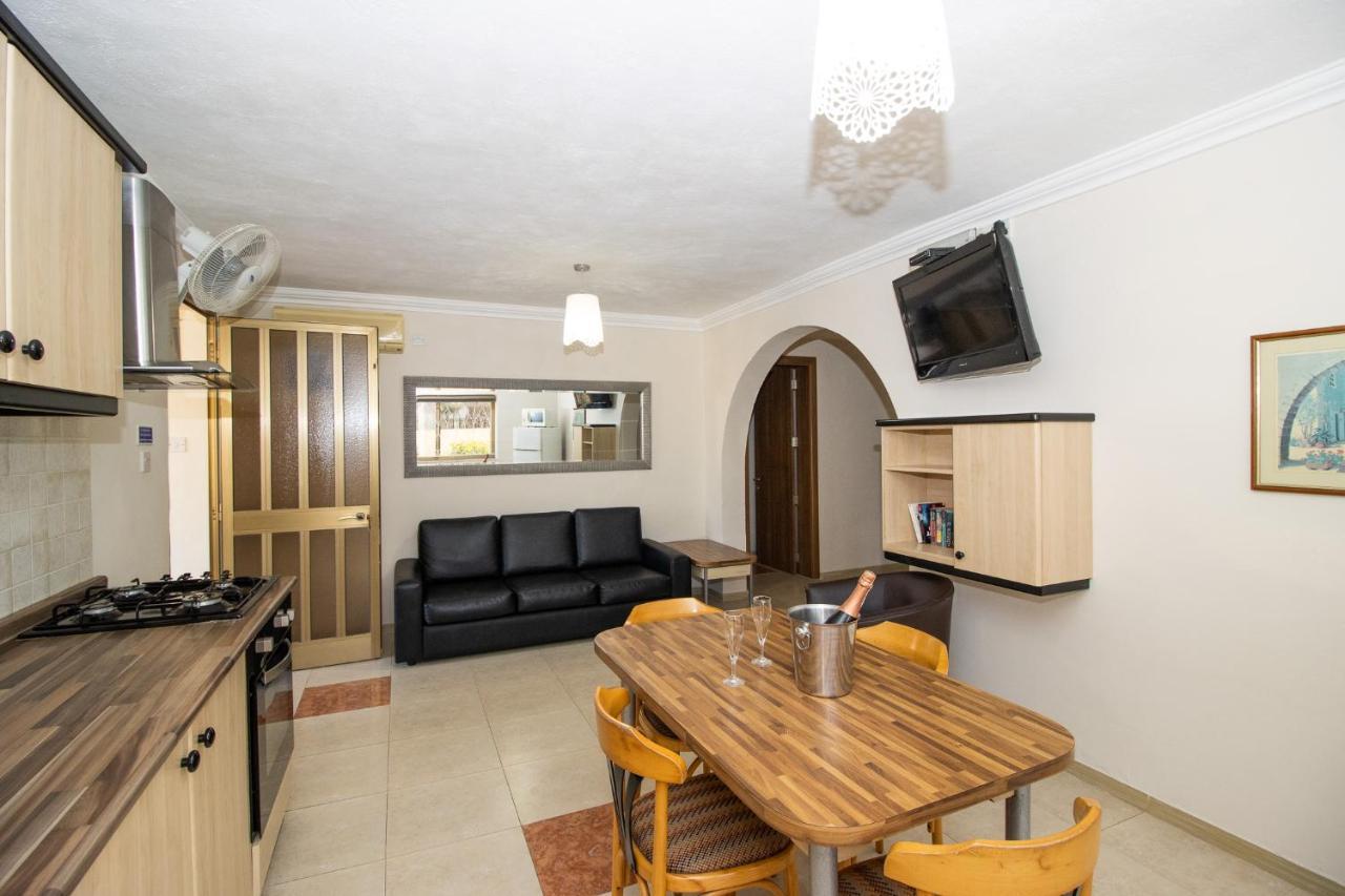 Tranquil Villa Apartments Units Мелліха Екстер'єр фото