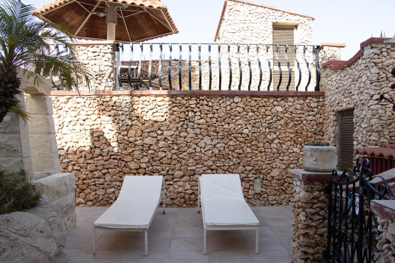 Tranquil Villa Apartments Units Мелліха Екстер'єр фото