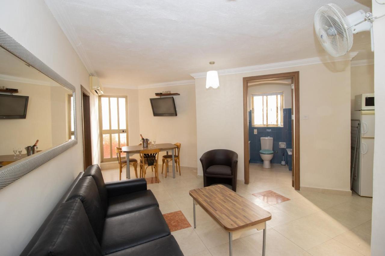 Tranquil Villa Apartments Units Мелліха Екстер'єр фото