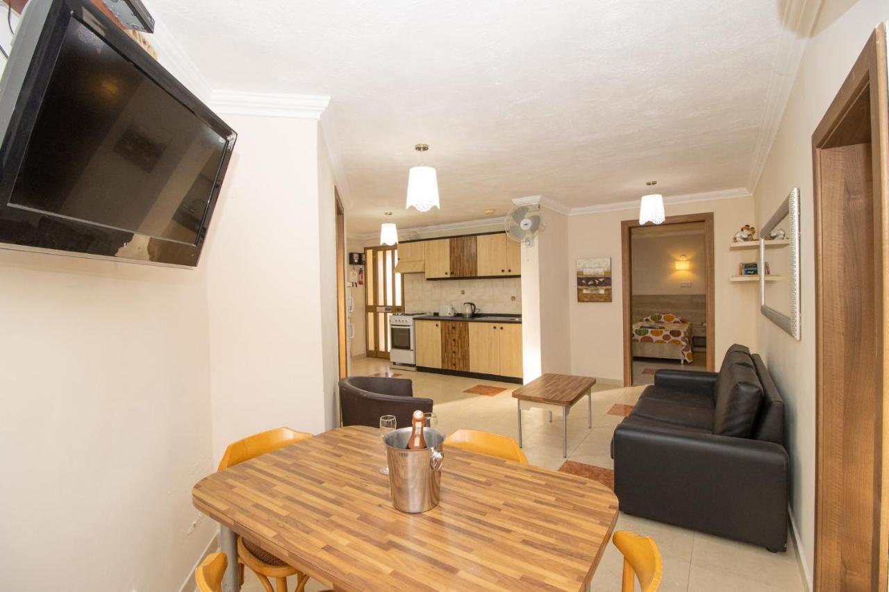 Tranquil Villa Apartments Units Мелліха Екстер'єр фото